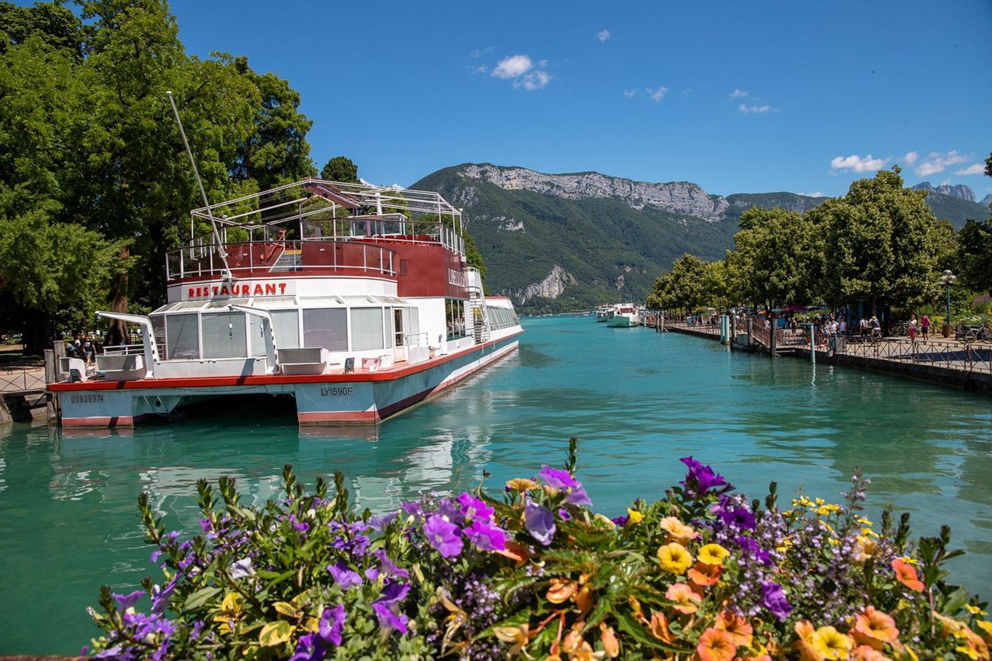 Le Bleu Du Lac 3 Etoiles - Secteur Recherche, Calme & Familiale, A 300M Du Lac & De La Vieille Ville, Garage Prive Annecy Buitenkant foto